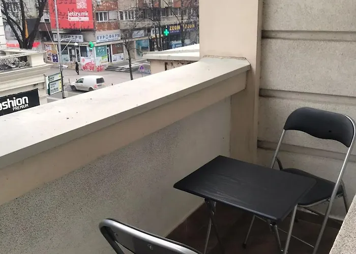 Lijo In Macedonia Sq *